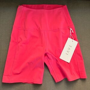 Tavi Stash and Dash Biker Shorts 6" Pink New NWT medium shorts with pockets 4way